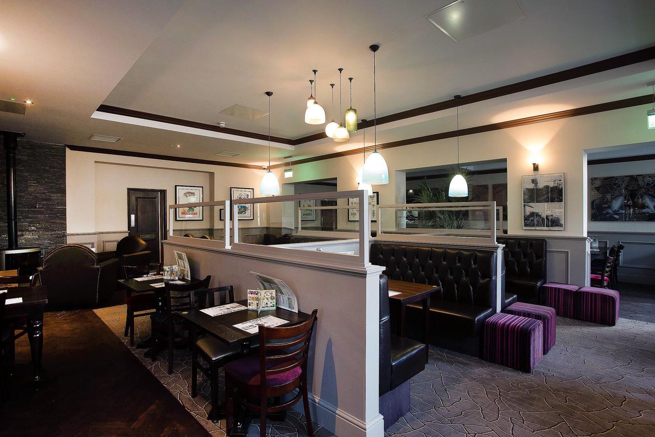 Готель The Furness Railway Wetherspoon Barrow-in-Furness Екстер'єр фото