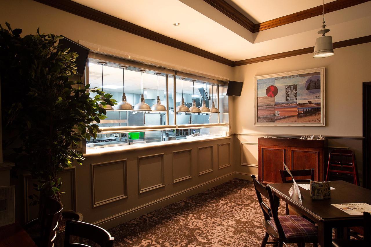 Готель The Furness Railway Wetherspoon Barrow-in-Furness Екстер'єр фото