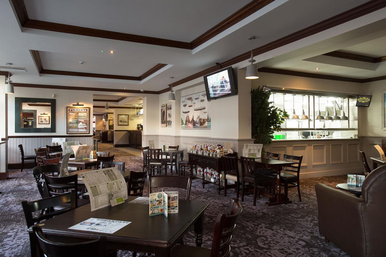 Готель The Furness Railway Wetherspoon Barrow-in-Furness Екстер'єр фото