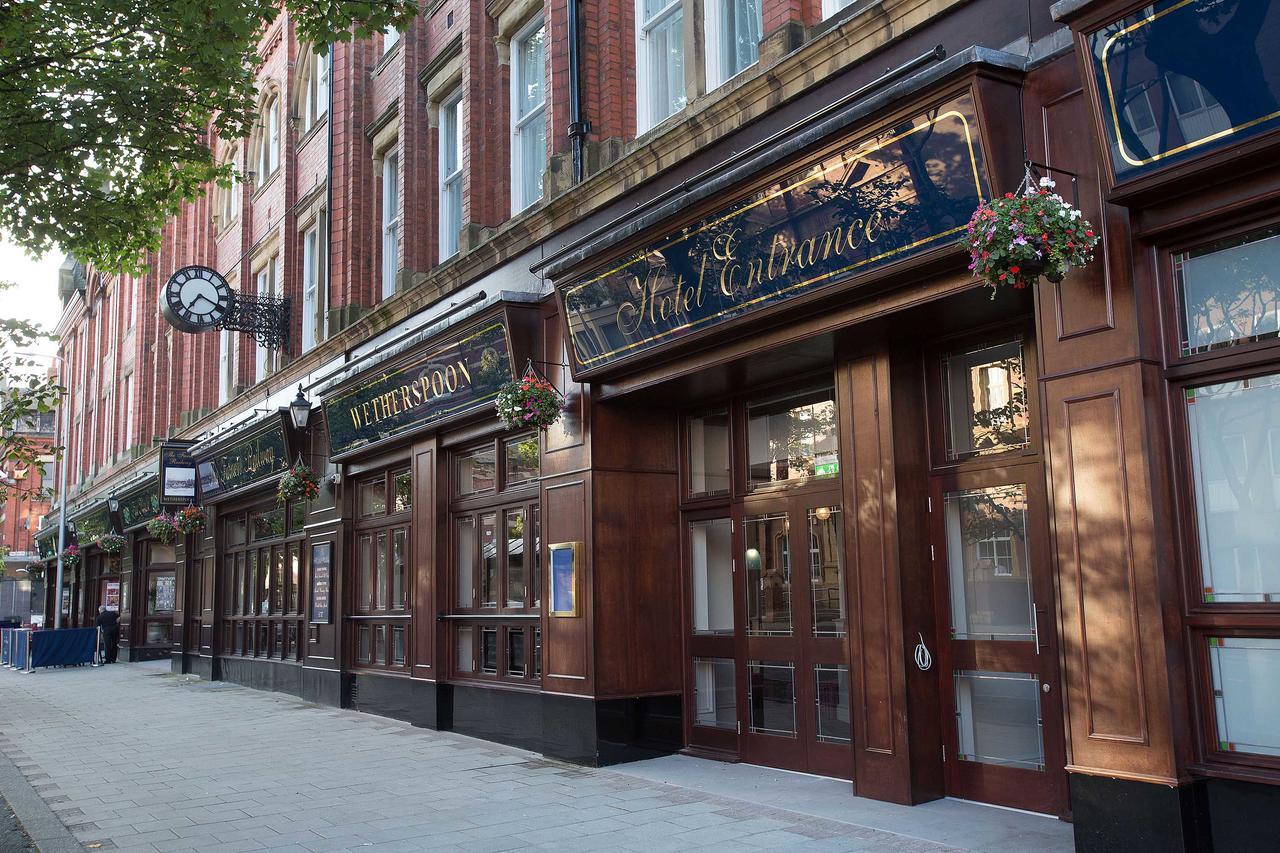 Готель The Furness Railway Wetherspoon Barrow-in-Furness Екстер'єр фото