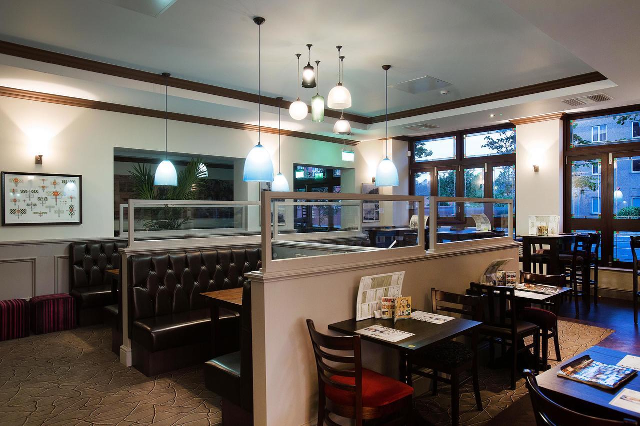 Готель The Furness Railway Wetherspoon Barrow-in-Furness Екстер'єр фото