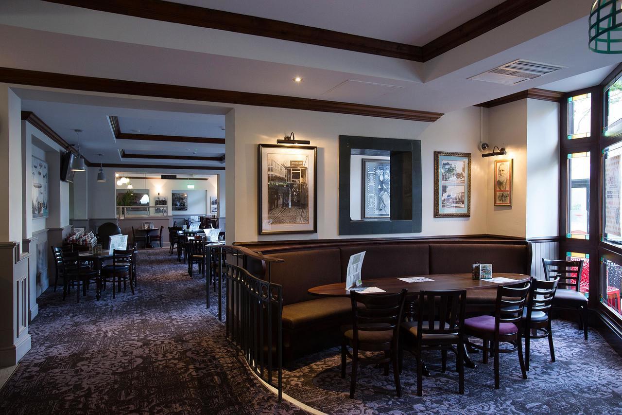 Готель The Furness Railway Wetherspoon Barrow-in-Furness Екстер'єр фото