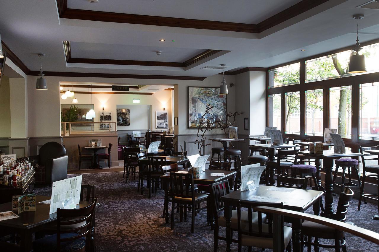 Готель The Furness Railway Wetherspoon Barrow-in-Furness Екстер'єр фото