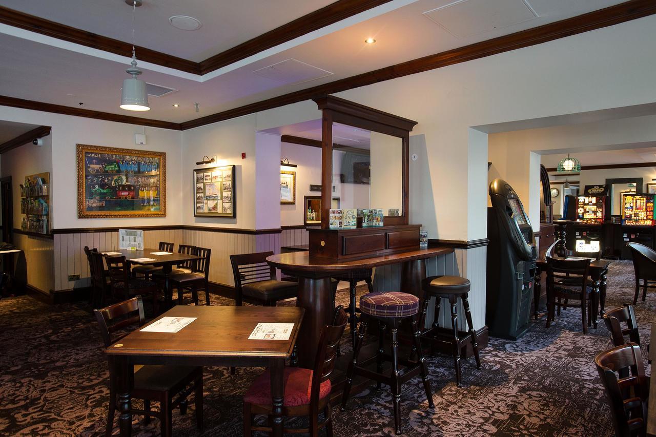 Готель The Furness Railway Wetherspoon Barrow-in-Furness Екстер'єр фото